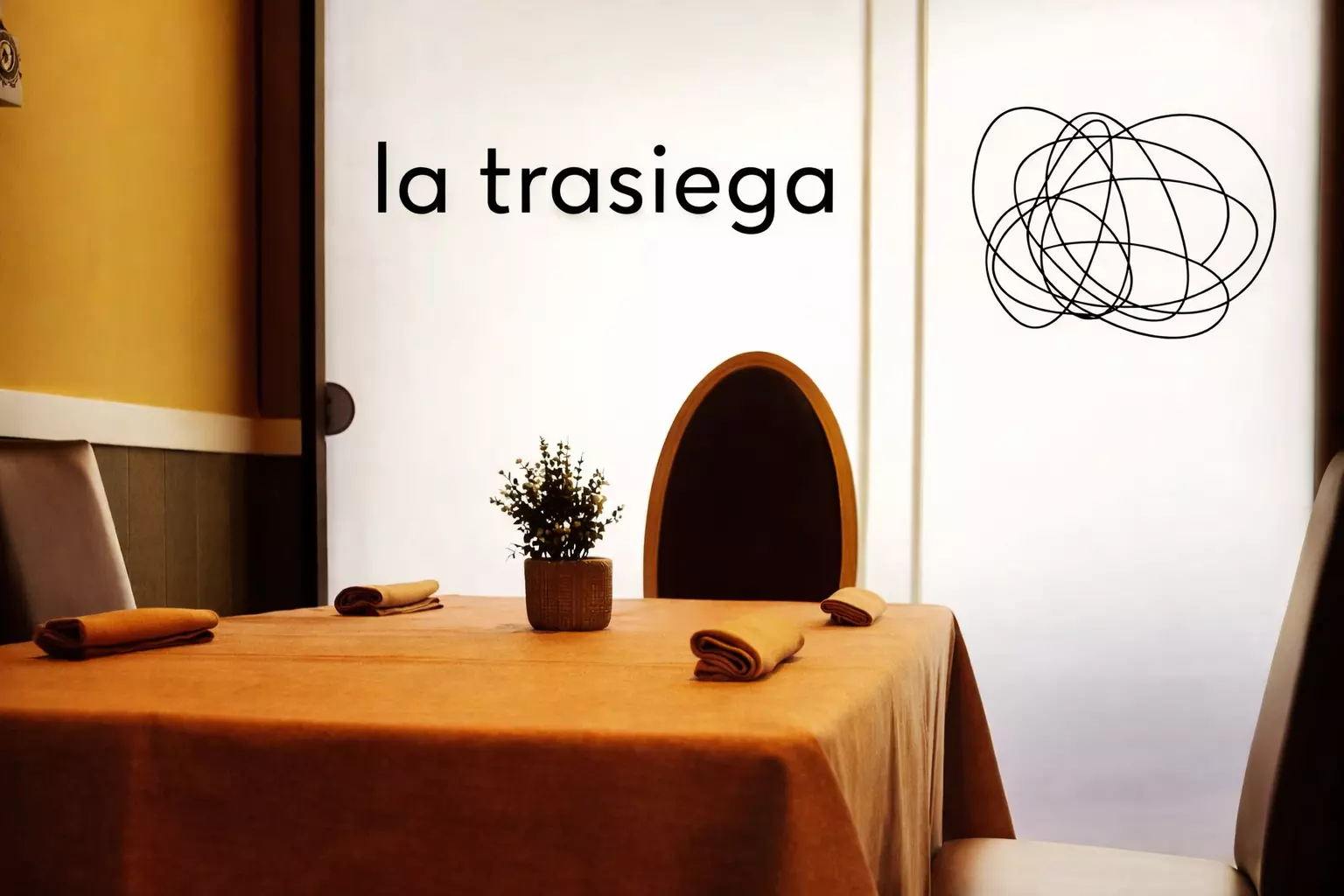 Identidad visual para el restaurante La Trasiega