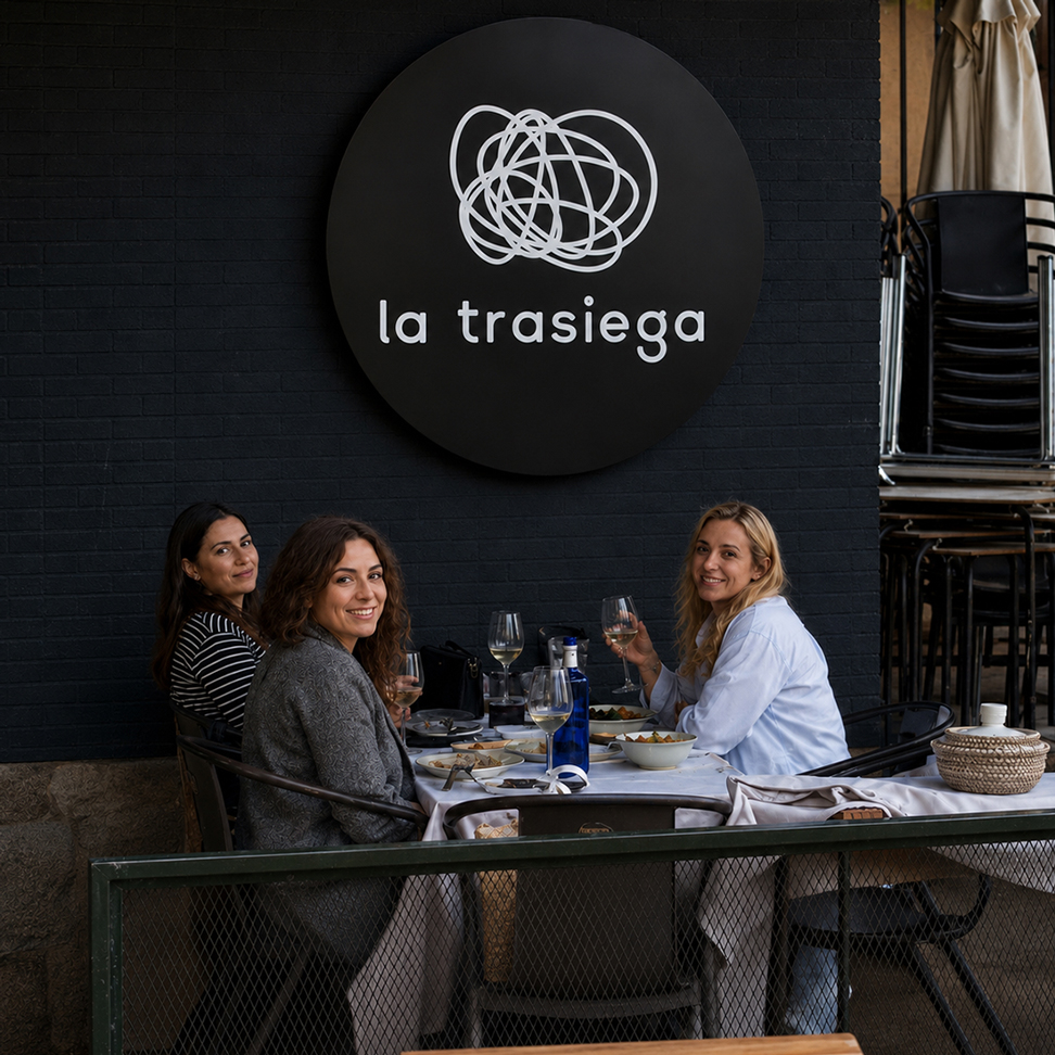 La Trasiega logotipo identidad visual Max Loarces