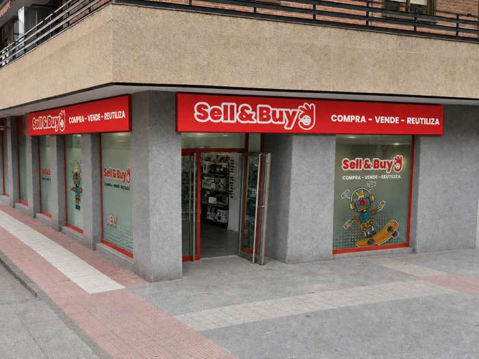 Sell&Buy fachada tienda Max Loarces